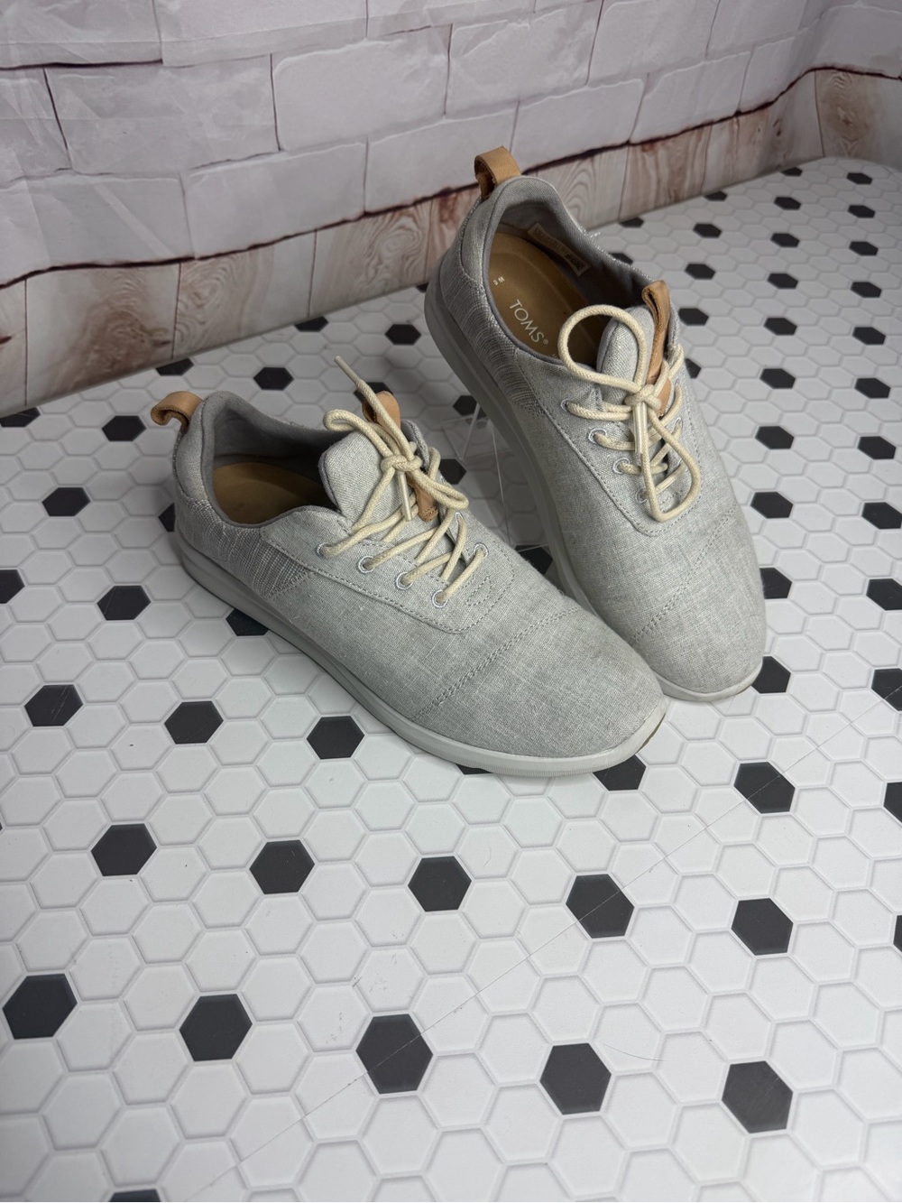 TOMS Alpargata Lace-Up Sneakers Women’s Size 9 Light Gray‎ Casual Shoes